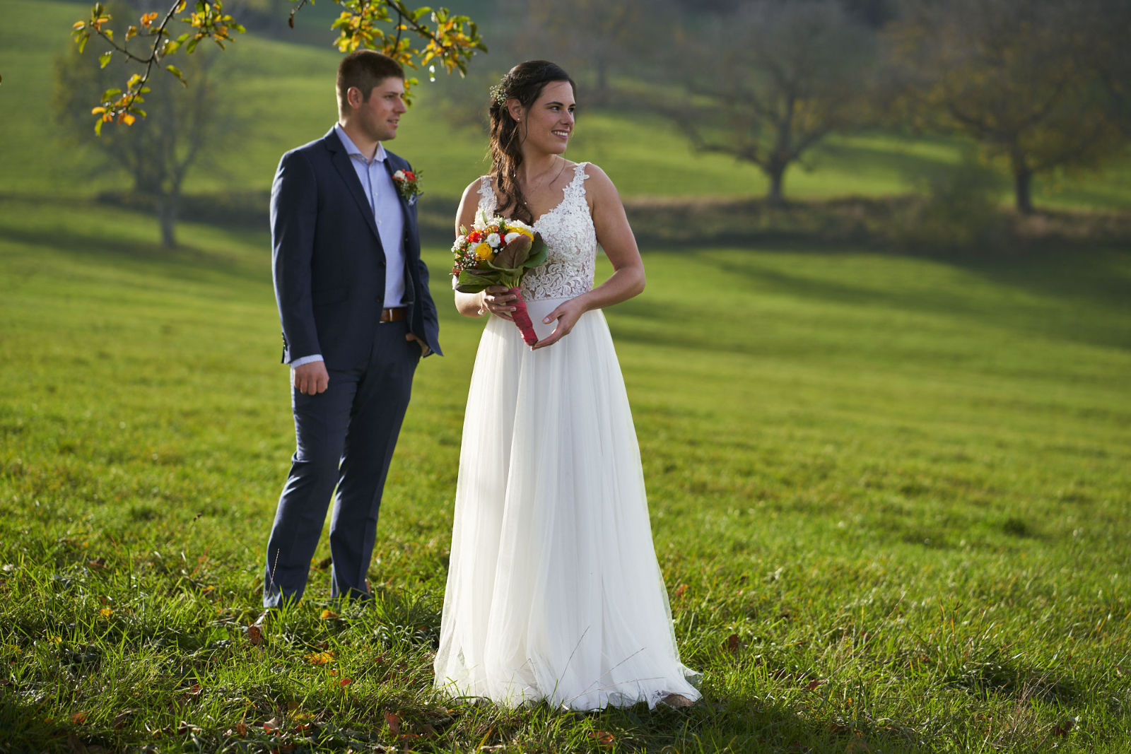 Es sieht so entspannt aus und völlig ungestellt. Natürlich inszeniere ich immer dabei, lasse euch aber die Freiheit, euch selbst zu sein. Als Hochzeitsfotograf Freiburg möchte ich authentische Bilder machen